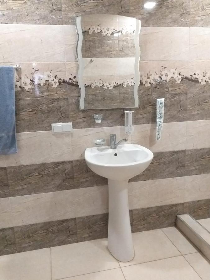 יירבאן Guest House In Center מראה חיצוני תמונה