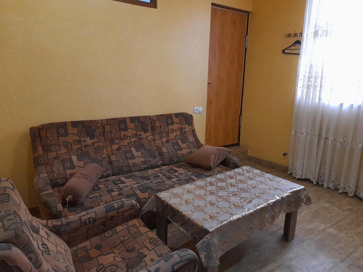 יירבאן Guest House In Center מראה חיצוני תמונה