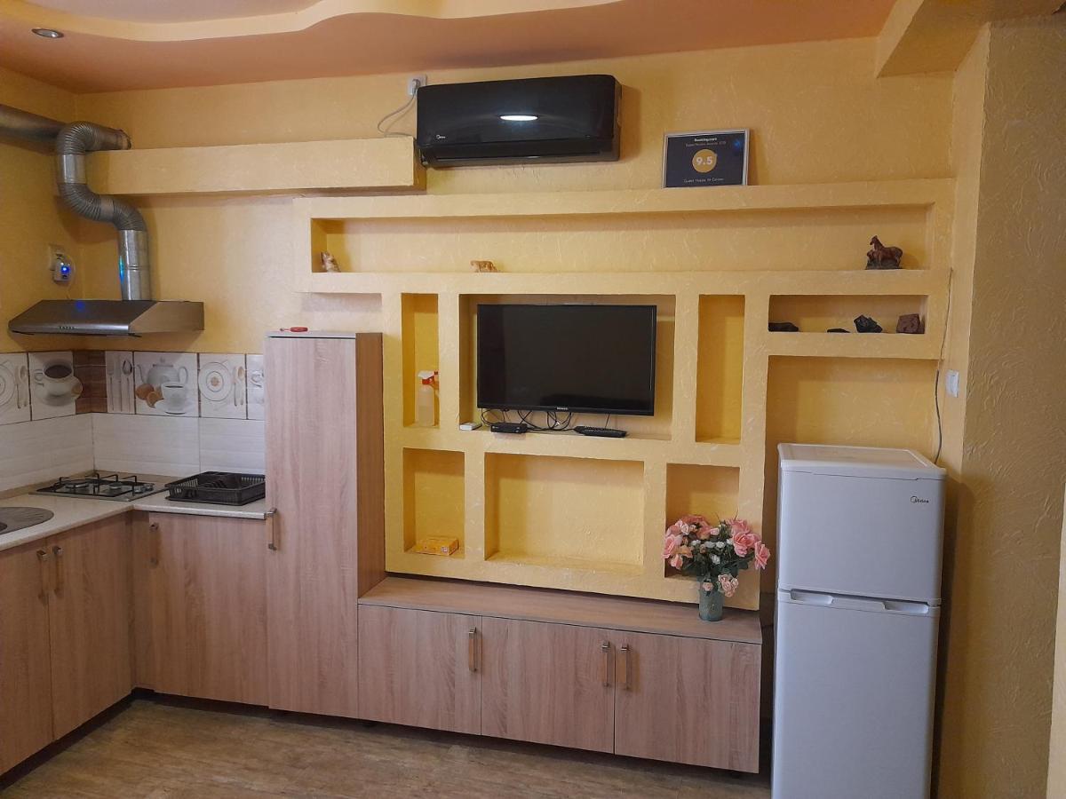 יירבאן Guest House In Center מראה חיצוני תמונה
