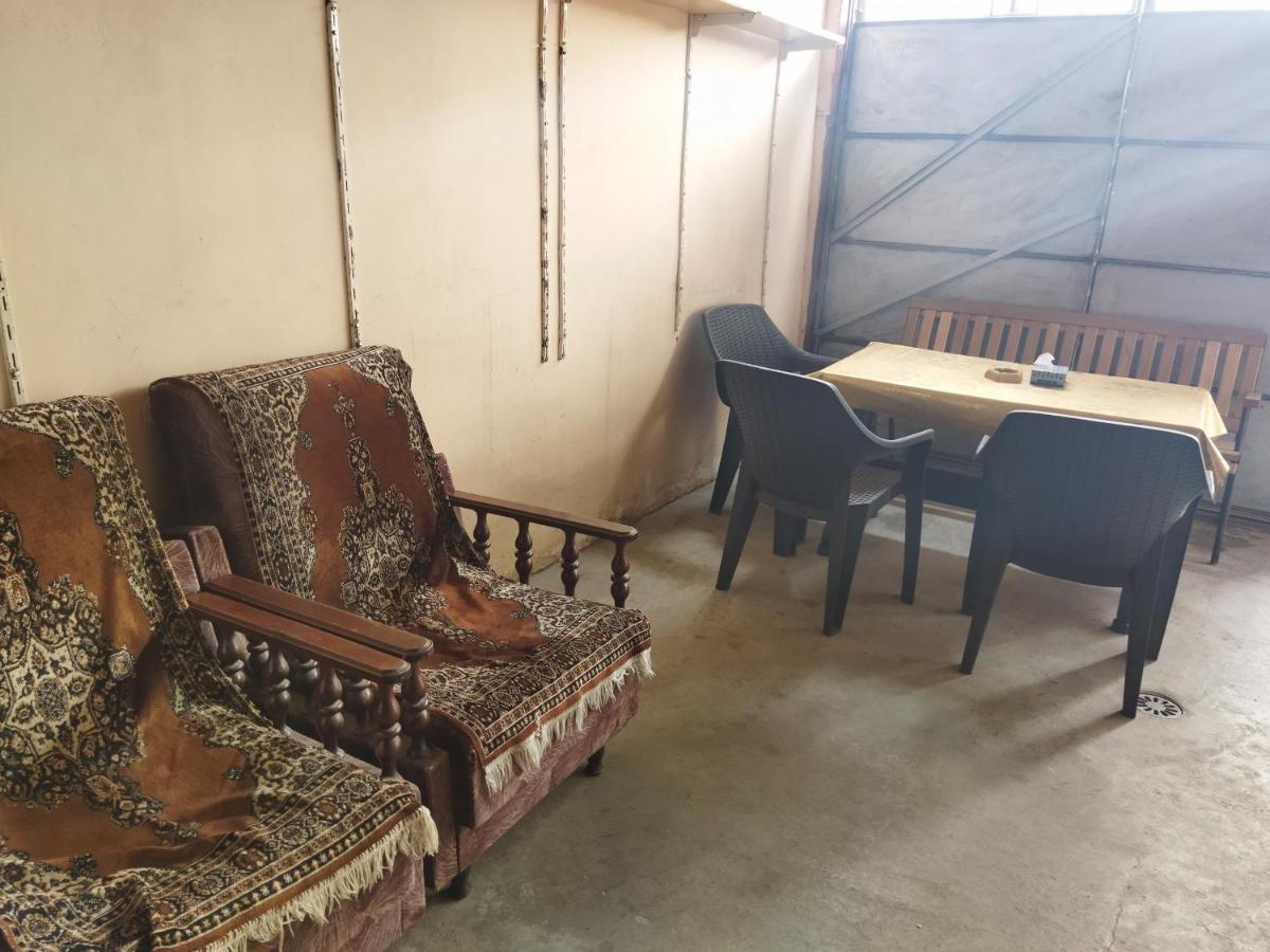 יירבאן Guest House In Center מראה חיצוני תמונה