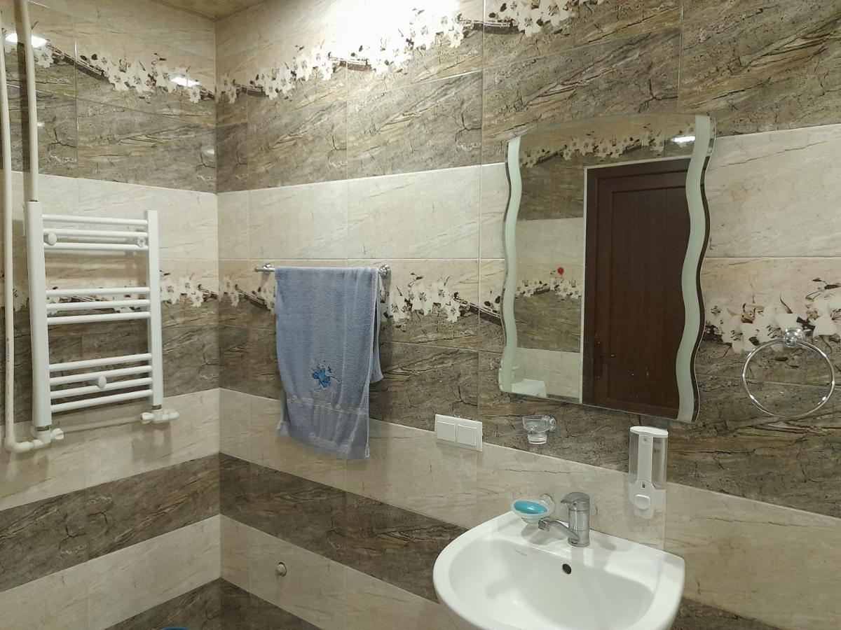 יירבאן Guest House In Center מראה חיצוני תמונה