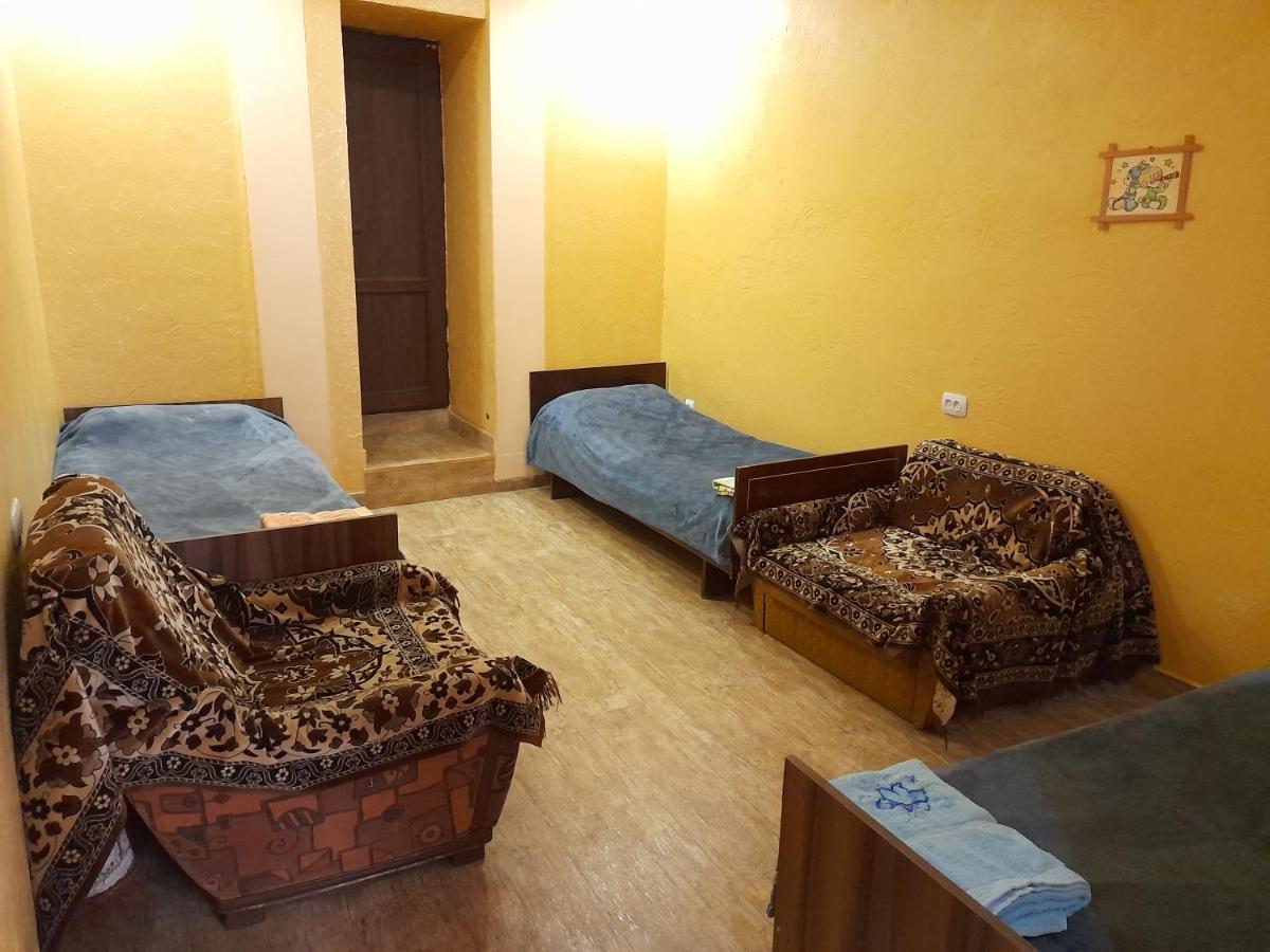 יירבאן Guest House In Center מראה חיצוני תמונה