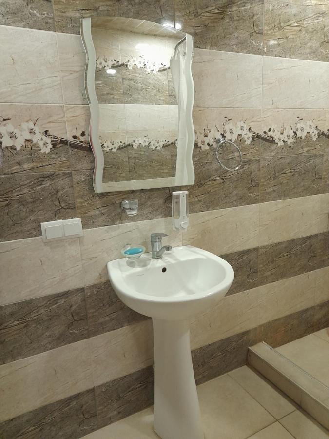 יירבאן Guest House In Center מראה חיצוני תמונה